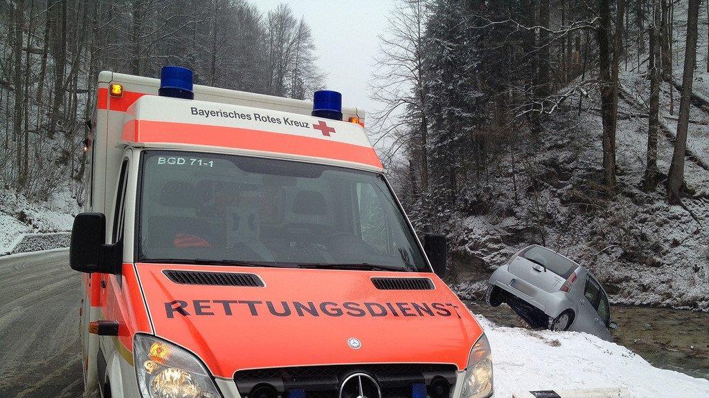 Lenker kommt von B305 ab
