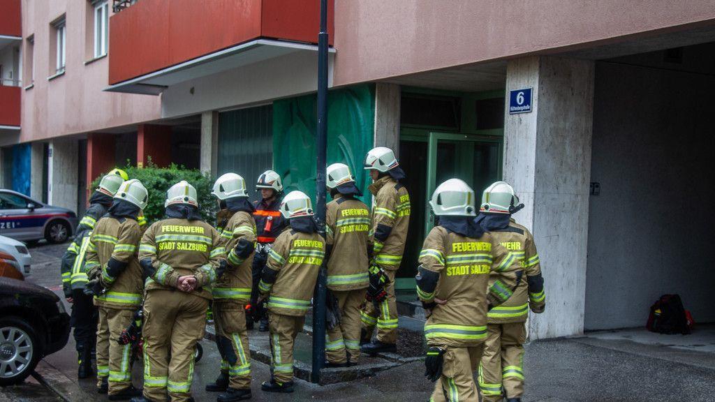 Flammen zerstören Wohnung in Salzburg-Lehen
