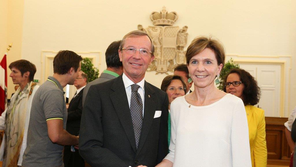 Neue Landesregierung angelobt, III