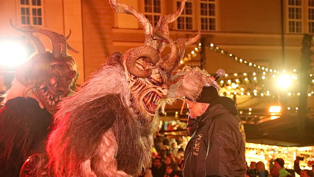 20231221_fmt_perchtenlauf_raunacht_dompl_KJ031.JPG