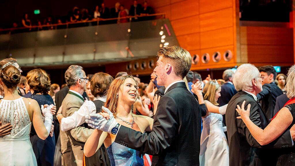 Rot Kreuz Ball 2020