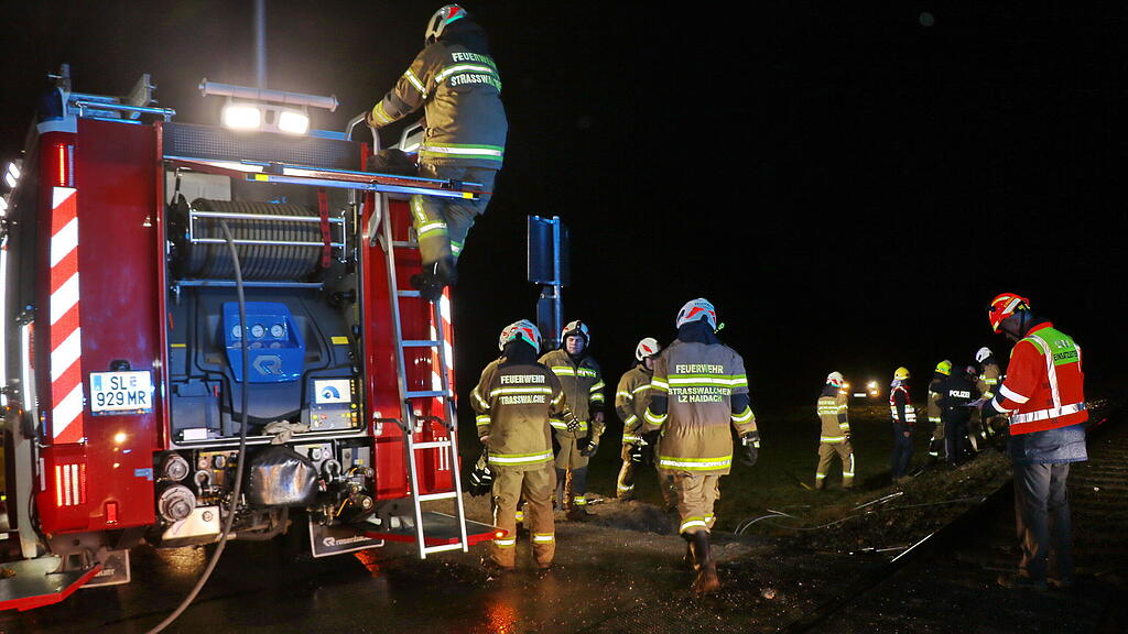 Crash zwischen Pkw und Zug in Straßwalchen