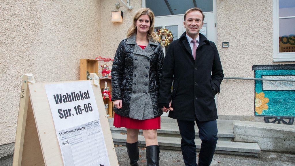 Bernhard Auinger bei der Stimmabgabe