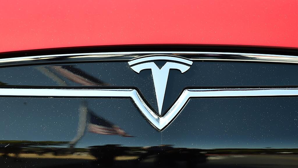 Unfälle mit Tesla-Fahrzeugen häufen sich derzeit. (Symbolbild)