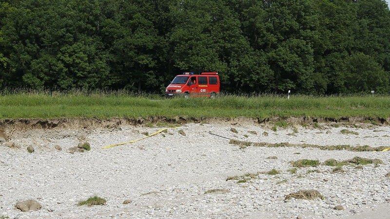 Vier Meter tiefes Loch auf B20