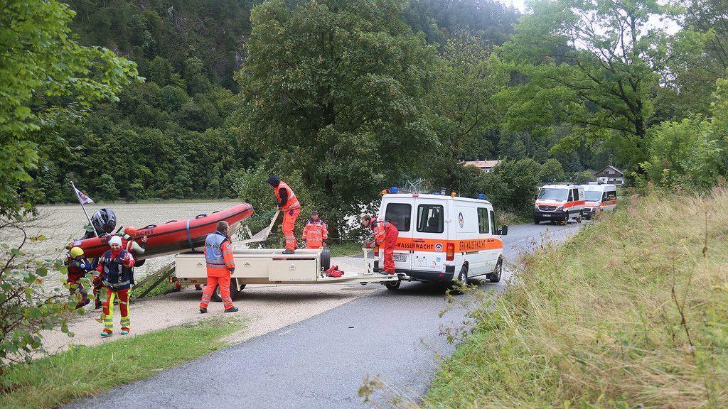Suche nach Kuh in der Saalach