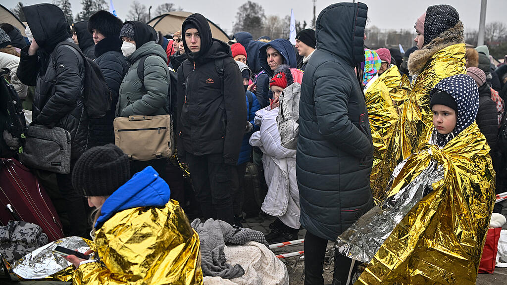 Ukraine-Krieg, Tag 12: Flüchtlinge kommen in Polen an