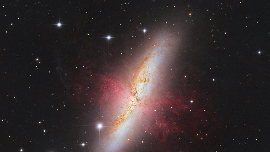 m82_4.jpg
