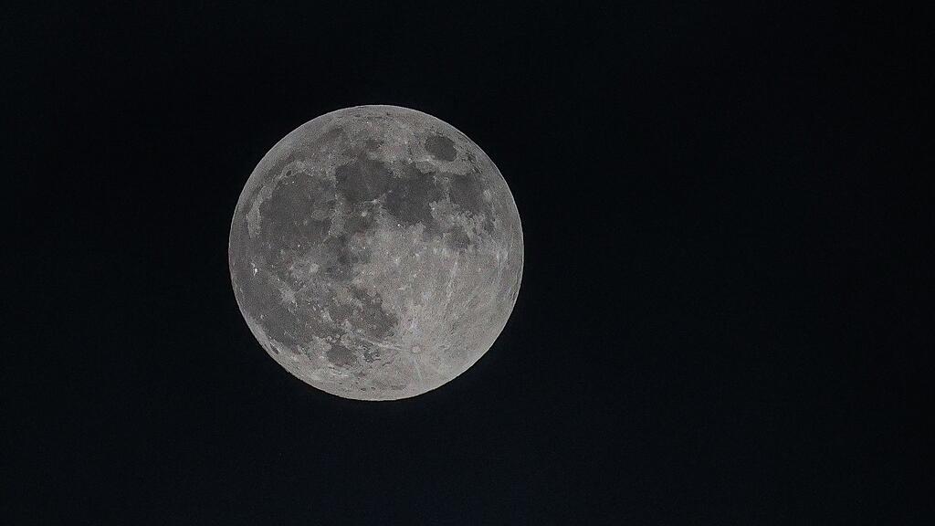 Mond am Nachthimmel