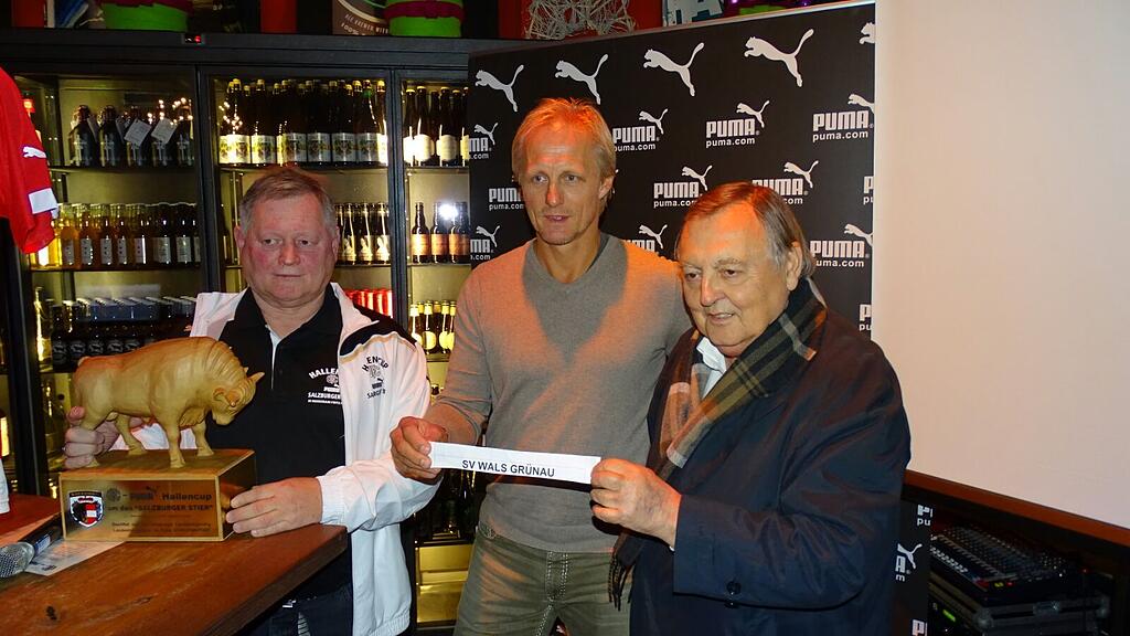 Thomas Selner, Jørn Andersen und Wolfgang Gmachl (v.l.) haben den 35. Salzburger Stier ausgelost.