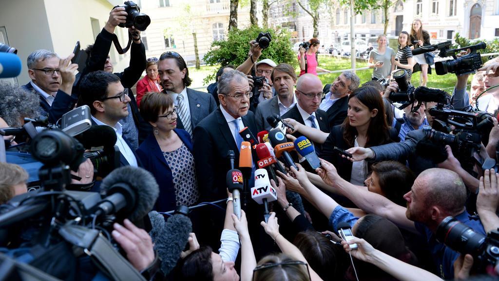 BP-Wahl: Stimmabgabe Alexander Van der Bellen