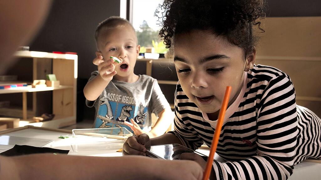 Die Kritik an den Kinderbetreuungsplänen reißt nicht ab.