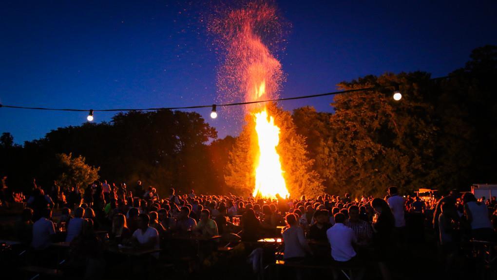 Sonnwendfeuer Bergheim II