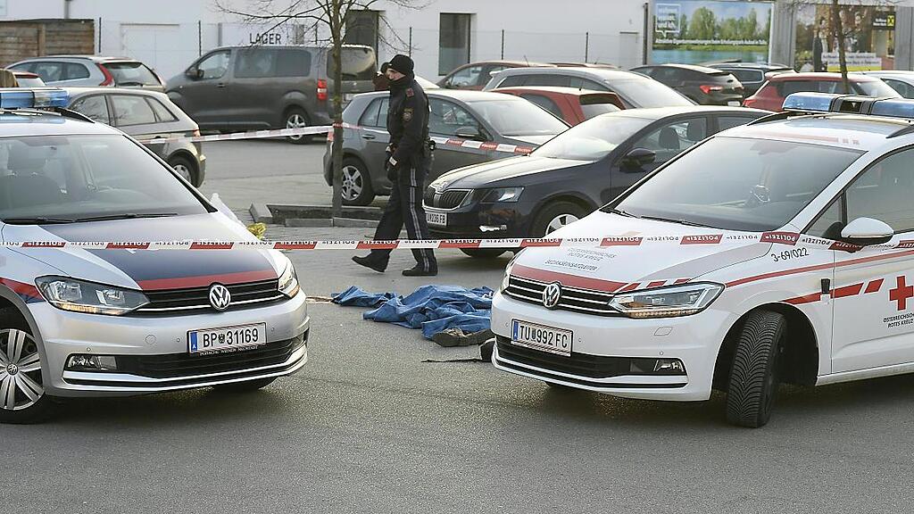 Bluttat auf Parkplatz eines Lebensmittelmarktes