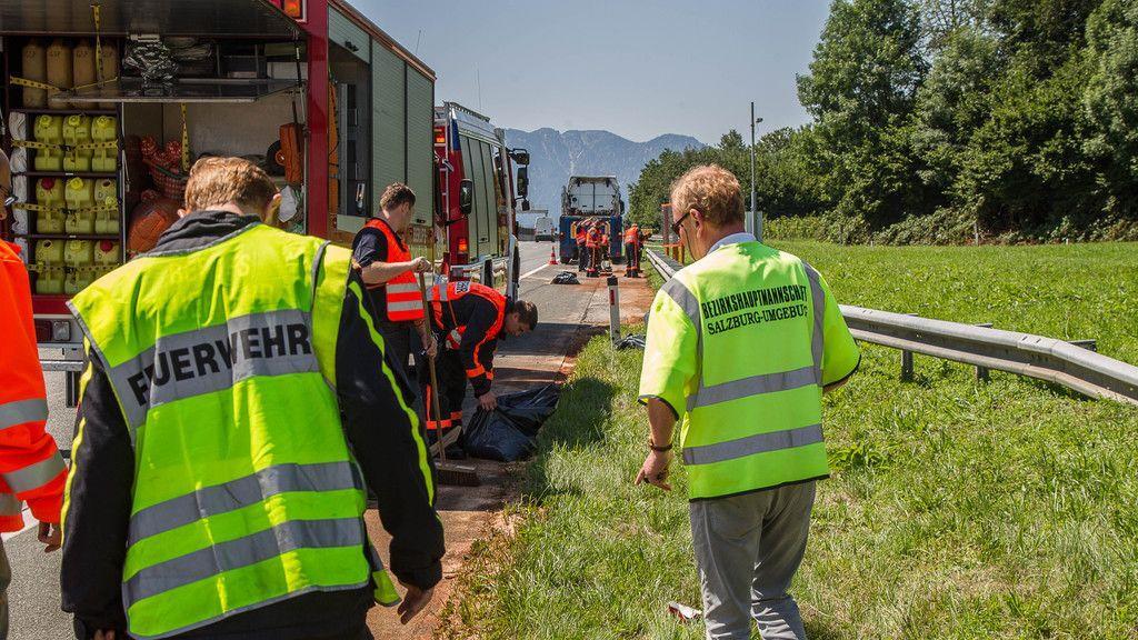 Lkw verliert Hydrauliktank auf A1