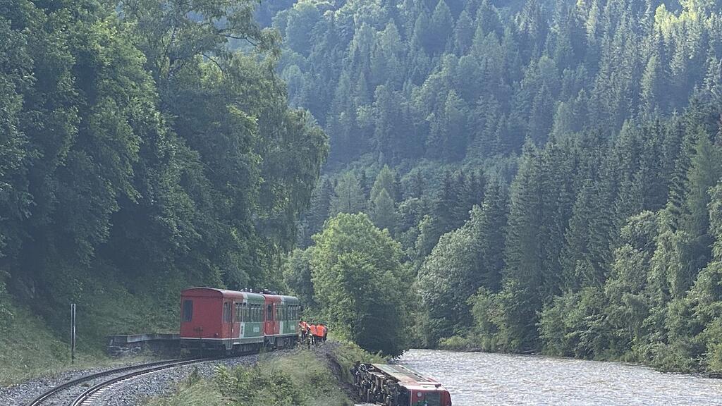 Murtalbahn entgleist in Ramingstein