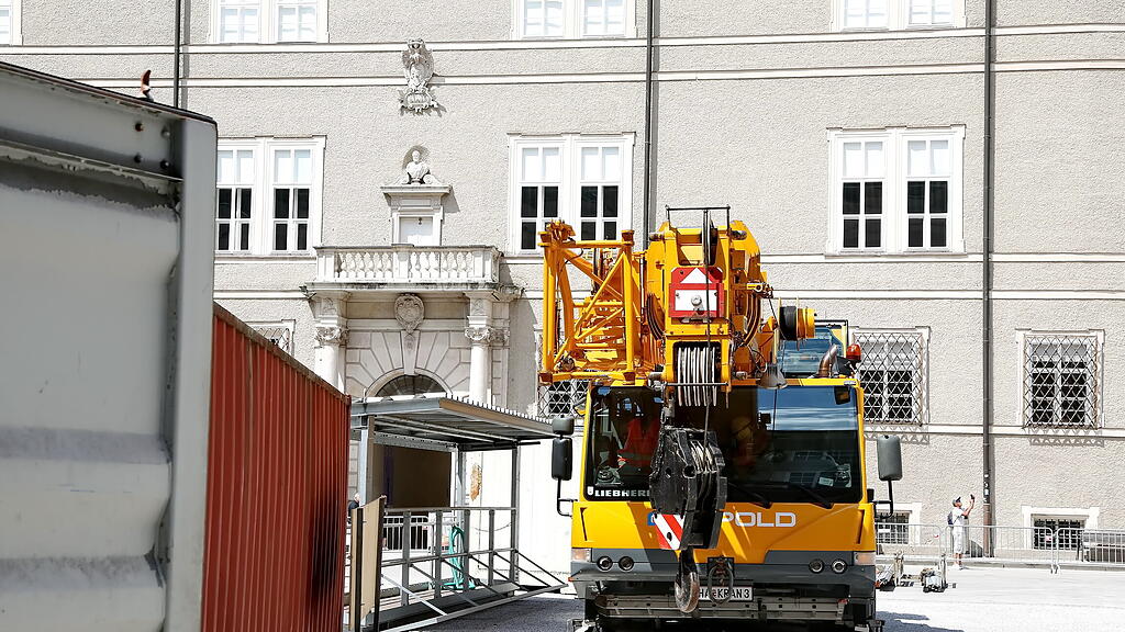 20230609_fmt_Der_Aufbau_der_Jedermann-Bühne_hat_begonnen_KJ005.JPG