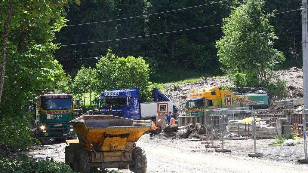 Bagger in Hüttau geborgen