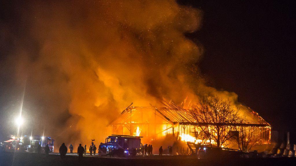 Großbrand bei Bauernhof in Seekirchen