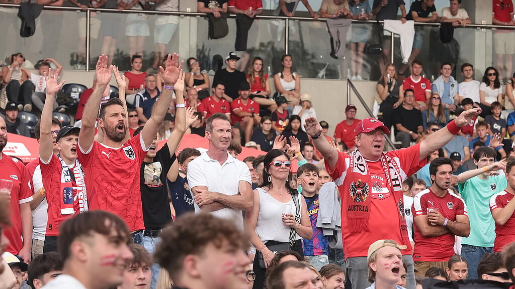 Public Viewing in Salzburg: Österreich vs. Polen