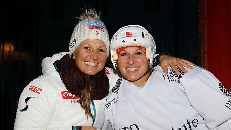 Eishockey-Charity am Mozartplatz
