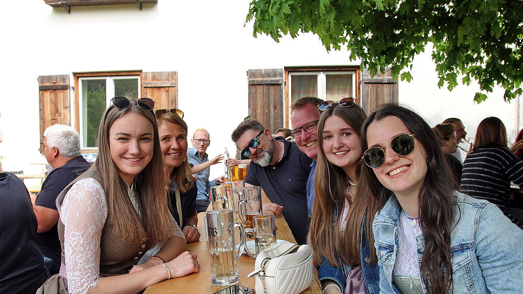 Bierfichte Aufstellen in Bad Vigaun