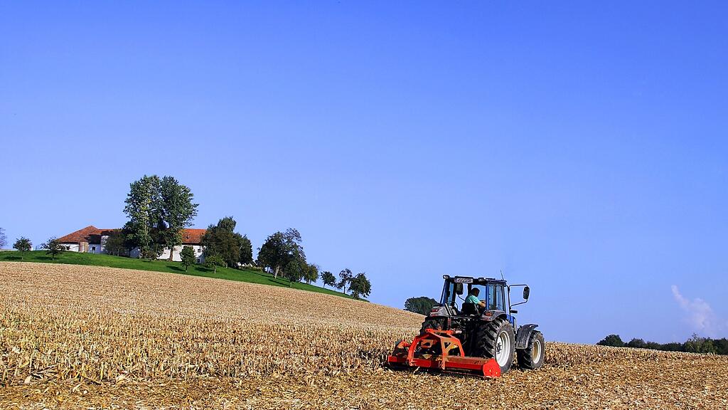 Glyphosat wird seit der zweiten Hälfte der 1970er Jahre weltweit zur Unkrautbekämpfung in Landwirtschaft eingesetzt.