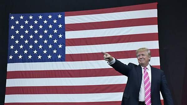 Breitbart wirft Trump wegen Clinton Wortbruch vor
