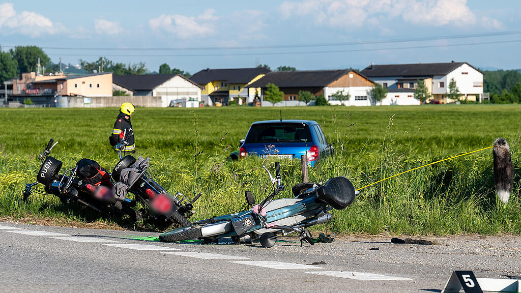 OBERÖSTERREICH VERKEHRSUNFALL IN BAUMGARTENBERG =(2).jpg
