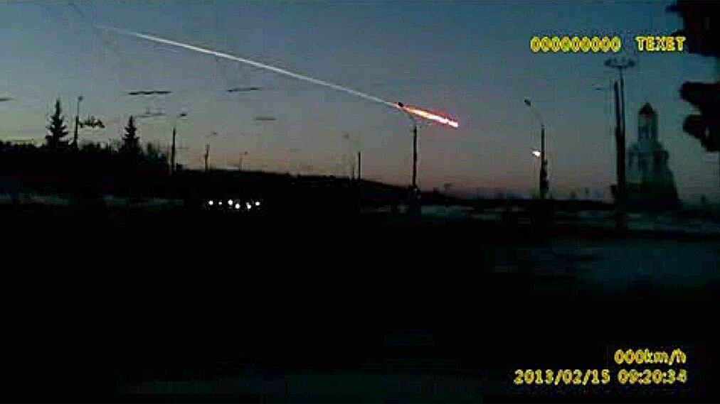 Meteorit schlägt in Russland ein: Bilder von Amateurfilmern