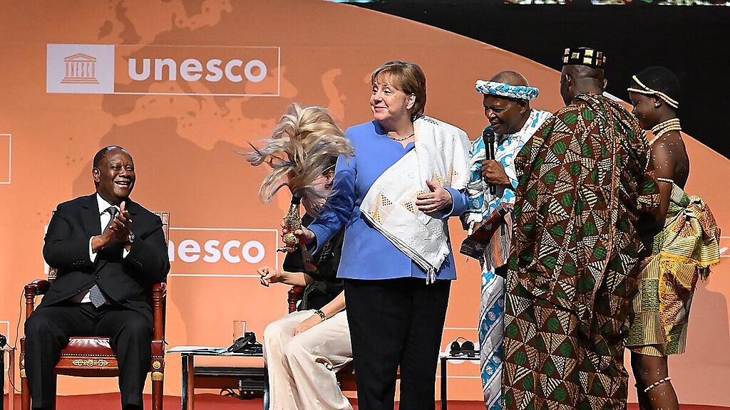 Merkel widmete Preis freiwilligen Helfern der Flüchtlingskrise 2015