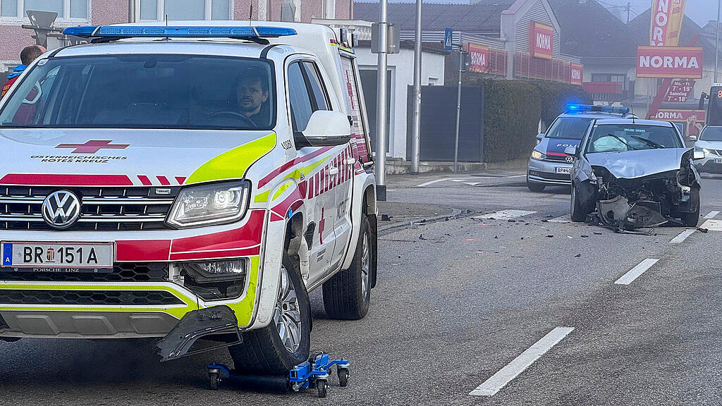 VU Notarzteinsatzfahrzeug Braunau
