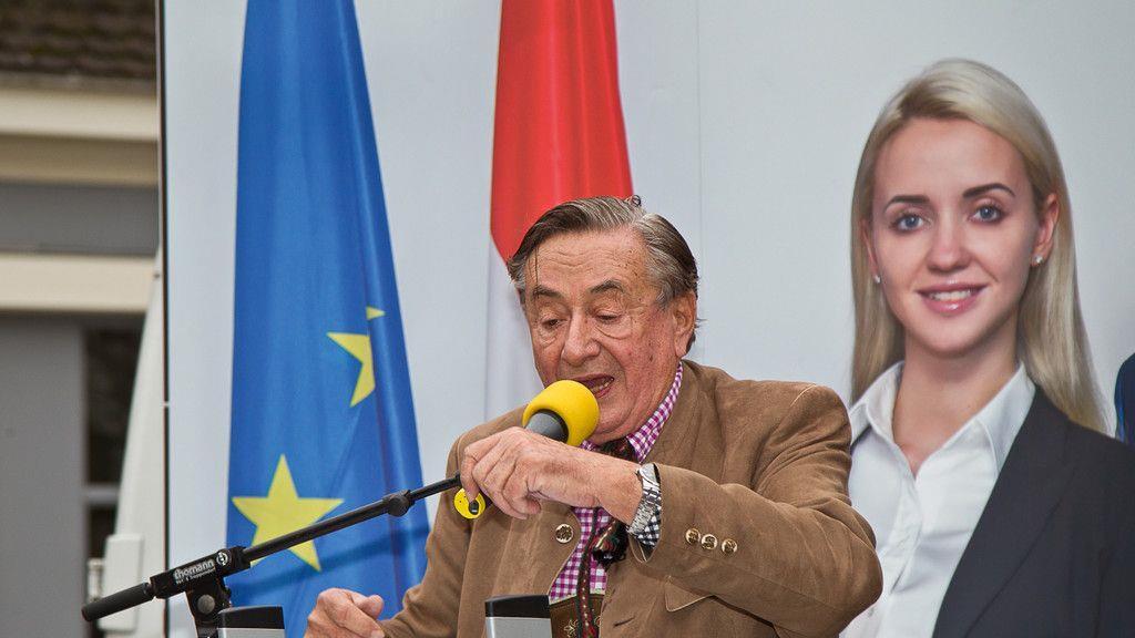 Richard Lugner auf Wahlkampftour in Salzburg II