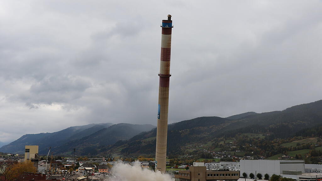 "Langer Ernst": Industriedenkmal in Trieben spektakulär gesprengt