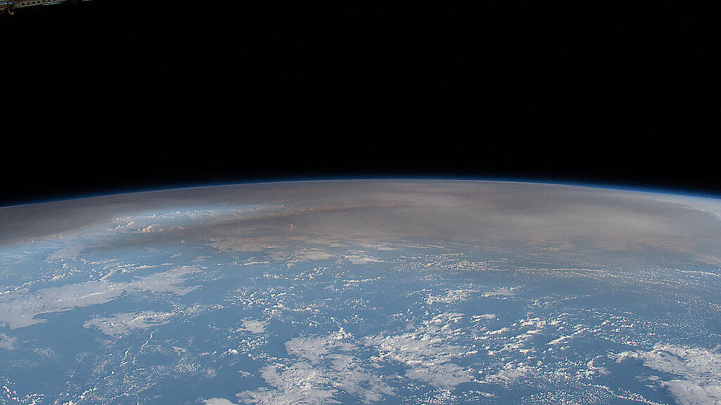 Kurz nach der Eruption stieg der Auswurf Richtung Stratosphäre