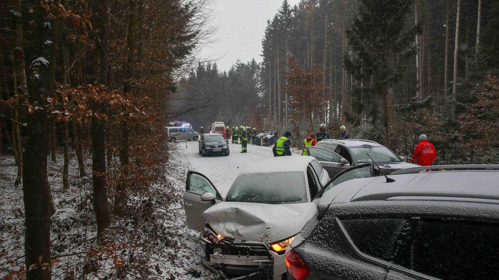 Sechs Verletzte bei Unfall in Feldkirchen