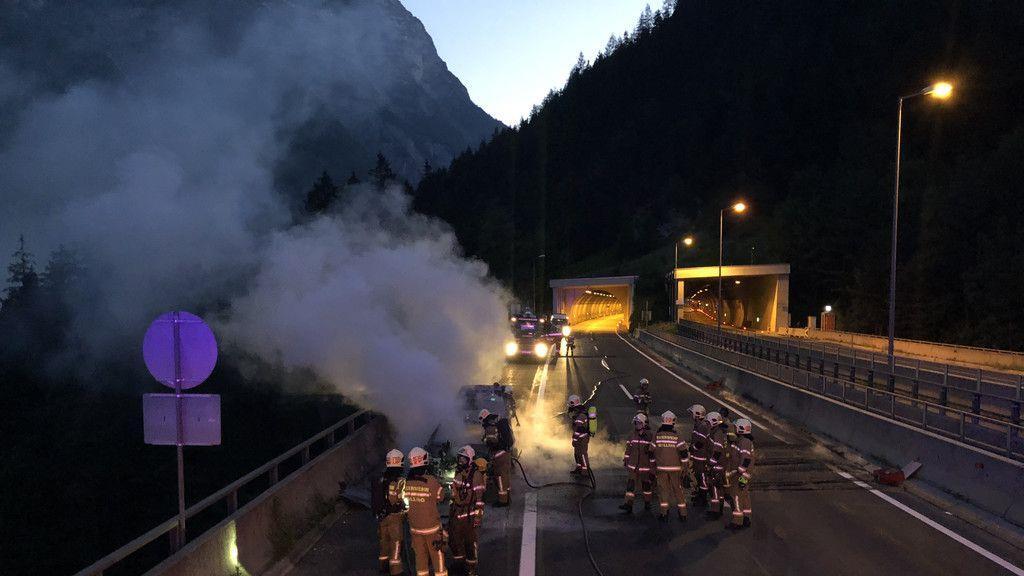 Pkw-Brand auf der A10