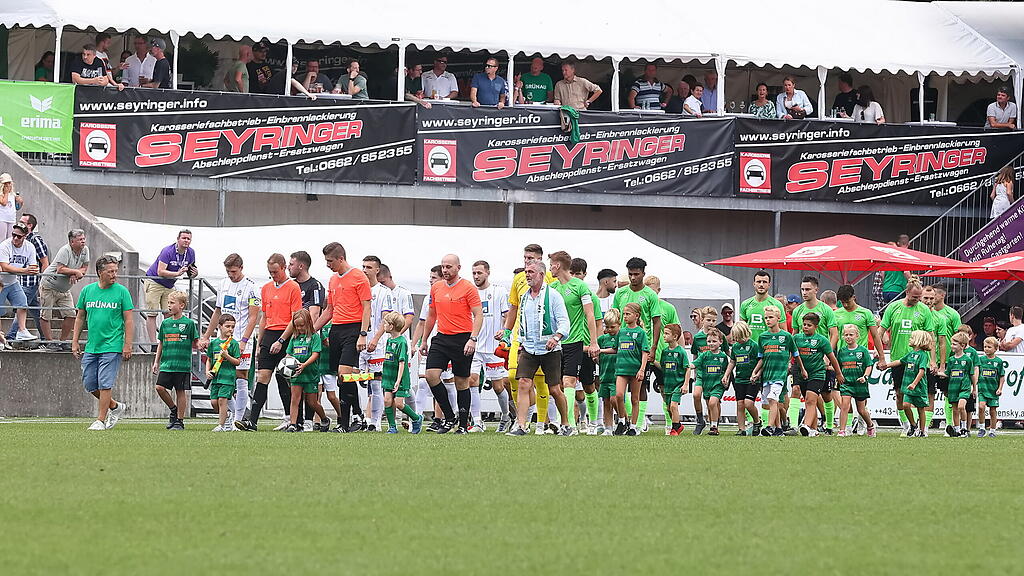 Wals-Gr\u00fcnau, Austria Salzburg