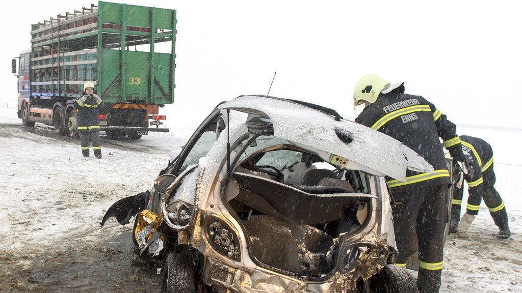 Schnee: Unfallserie in OÖ