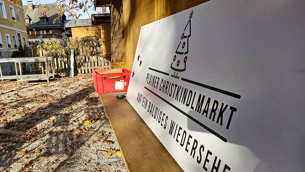 Aufbau des Plainer Christkindlmarkts in Bergheim