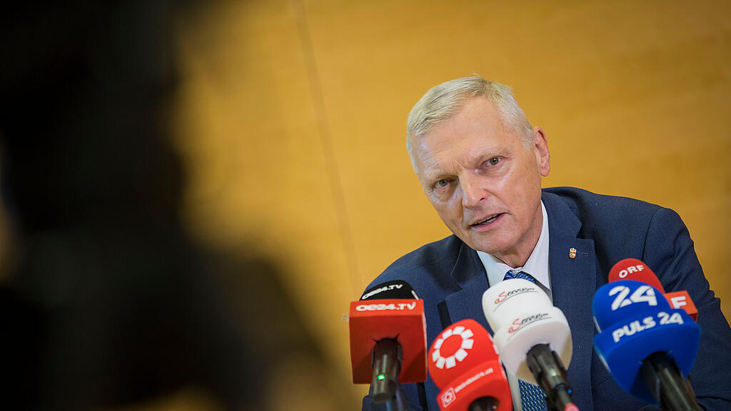 Nashorn t\u00f6tet Pflegerin im Zoo: Pressekonferenz