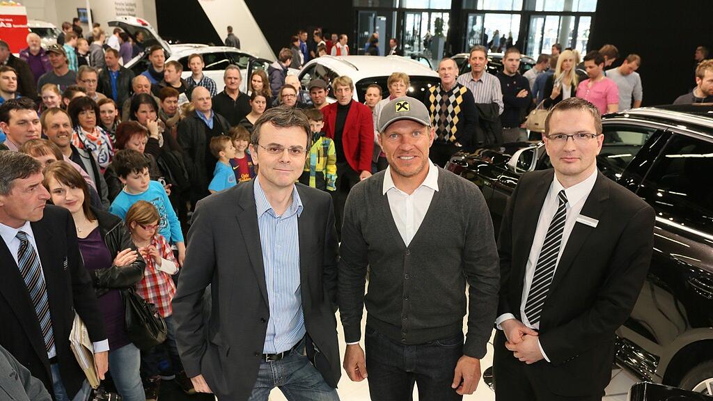 Über 26.000 Besucher strömten ins Messezentrum, auch Hermann Maier ließ sich die Automesse nicht entgehen.