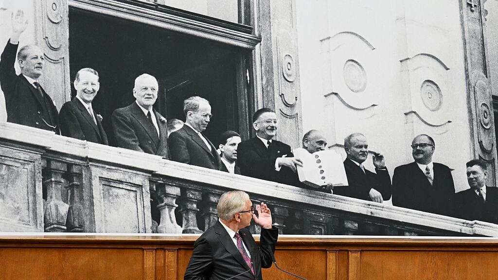 70. JAHRESTAG: UNTERZEICHNUNG DES STAATSVERTRAGS / FESTAKT PARLAMENT: ROSENKRANZ