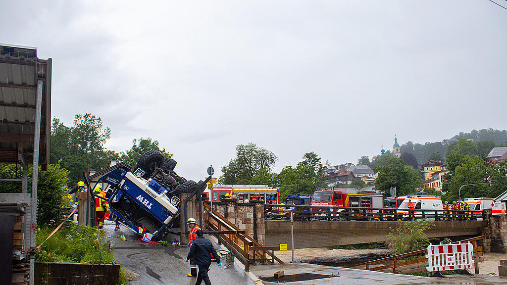 Unfall Hilfs-Lkw THW