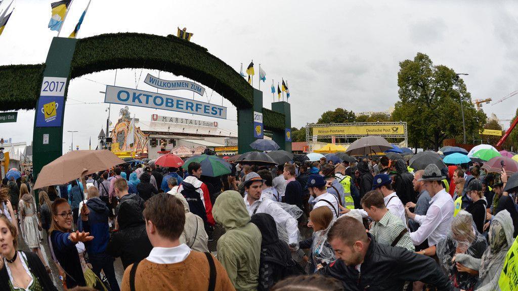 Oktoberfest eröffnet 2017 II