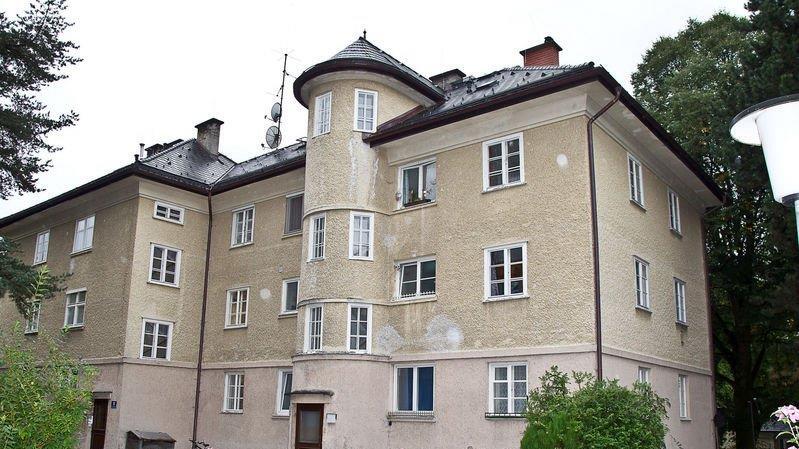 Bub aus Fenster gestürzt