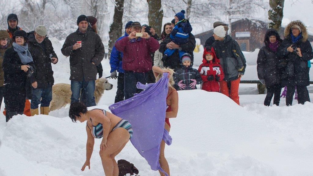 Badelaune beim Silvesterschwimmen in Seeham