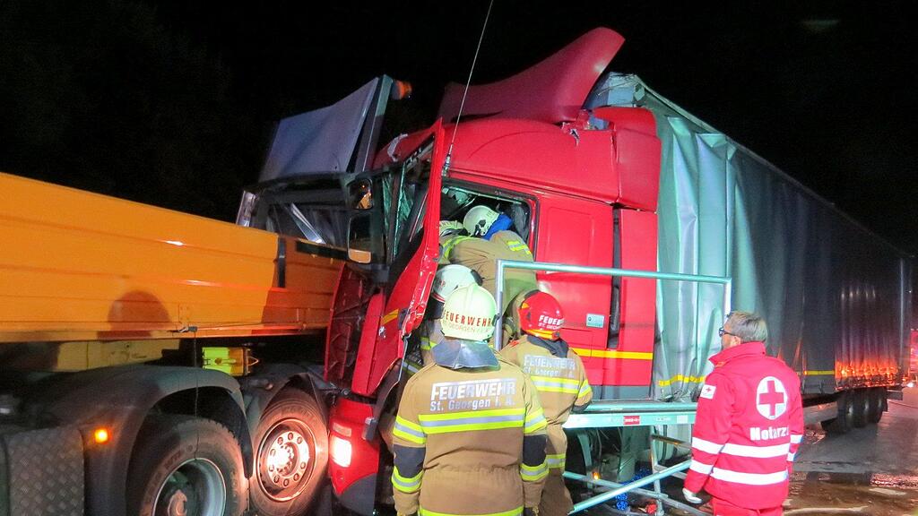 Schwerer Lkw-Unfall auf der A1 bei St. Georgen.