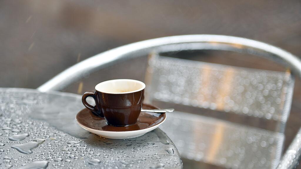 Einen Kaffee sollte man an diesem Wochenende besser nicht draußen trinken.