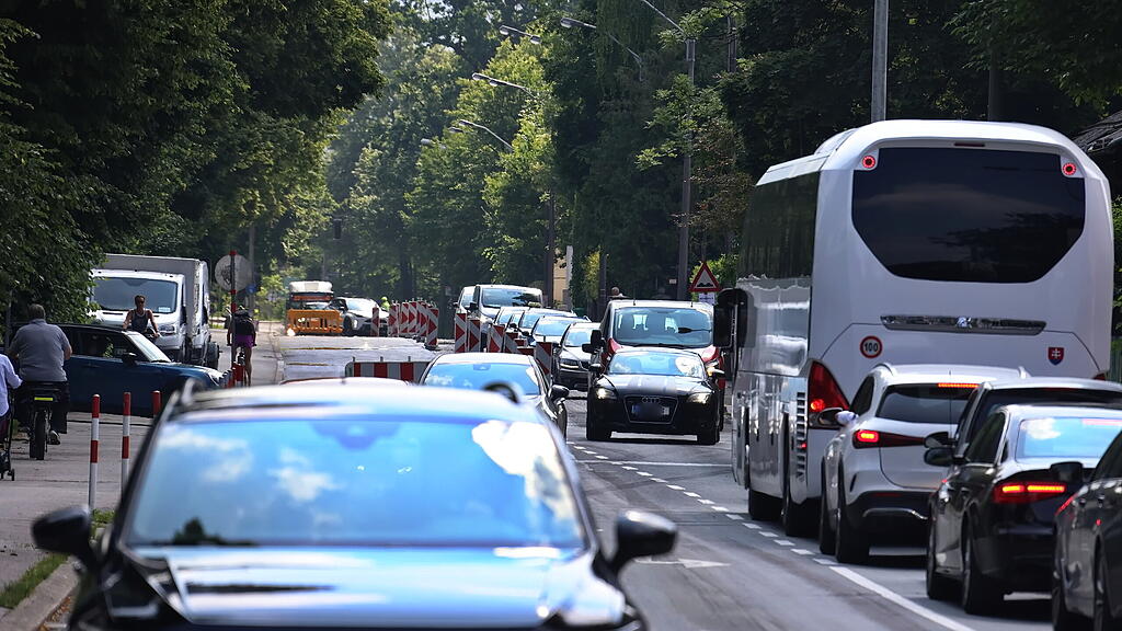 Asphaltierungsarbeiten Hofhaymer Allee und Nonntaler Hauptstraße